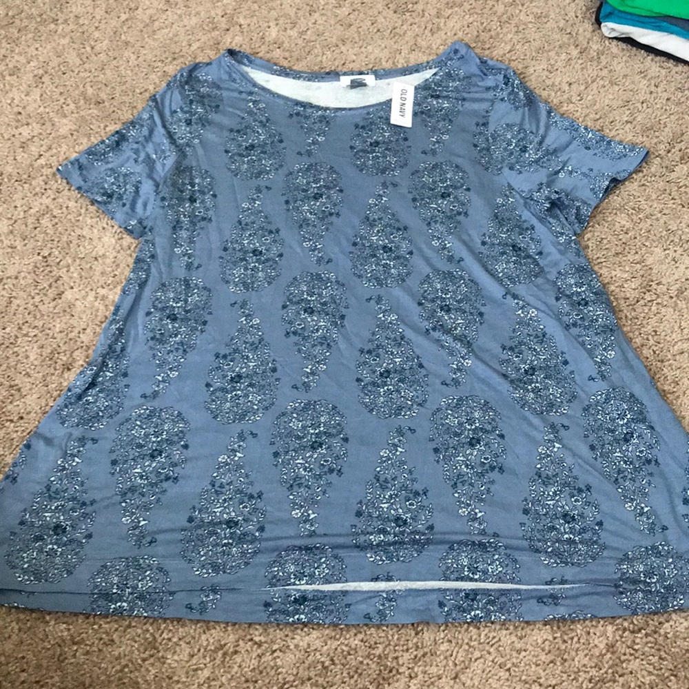 SOFT and flowing T-shirt top